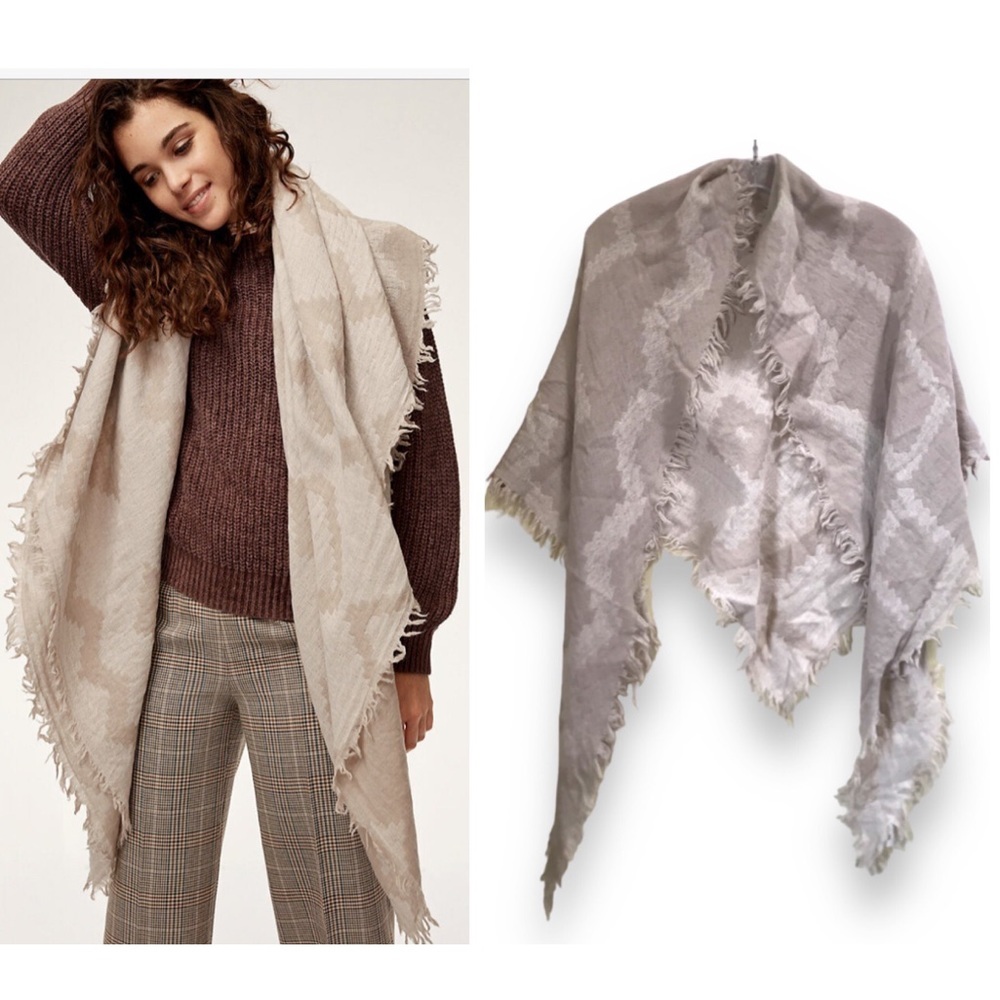 Aritzia Wilfred Wool Mosaic Diamond Scarf Triangle Shawl Wrap Neutral Cozy Soft